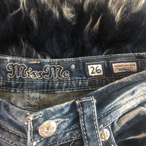 Miss Me Signature Skinny with Angel wing pockets - Picture 6 of 8